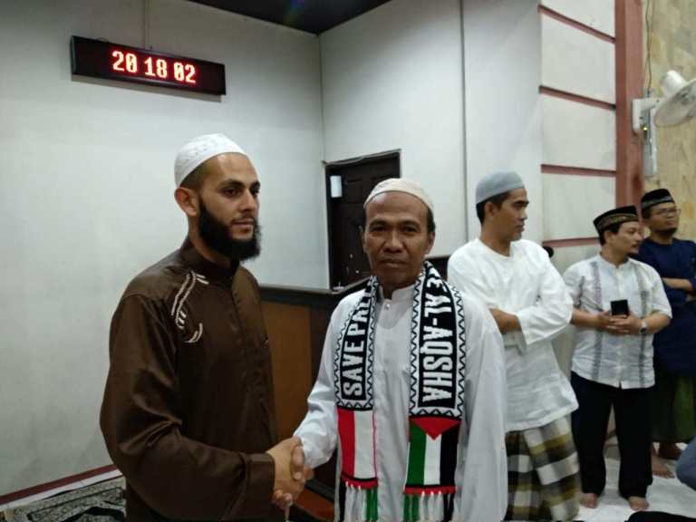 Dilelang, Dua Syal Ulama Palestina Laku Terjual Rp 8,5 Juta